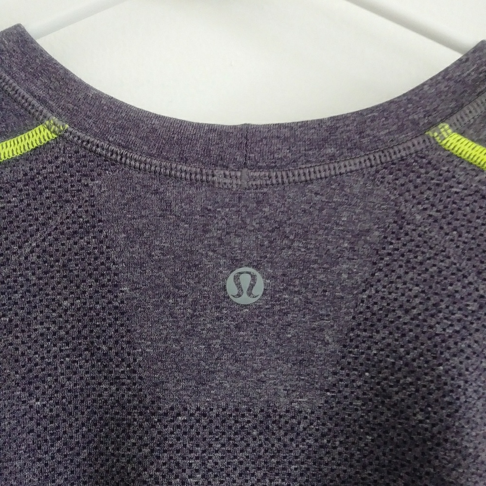 Lulu Lemon long sleeve t
